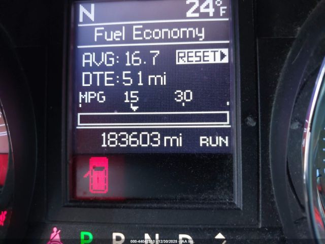 Chrysler Town & Country Touring Image 4