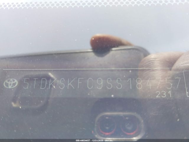 Toyota Sienna Le Image 16