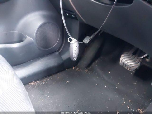 Nissan Rogue Sv Image 2