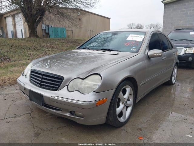 Mercedes-Benz C-Class Image 4