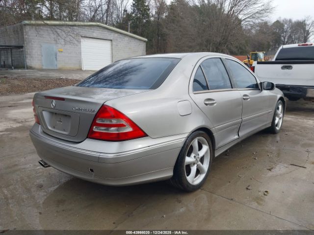 Mercedes-Benz C-Class Image 11