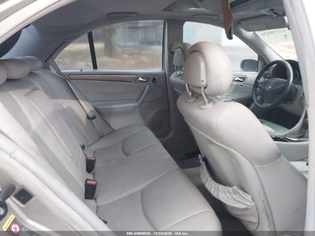 Mercedes-Benz C-Class Image 10